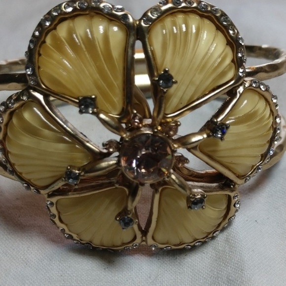 Stunning Oversized Yellow Floral Cuff Bangle Bracelet - Picture 4 of 6